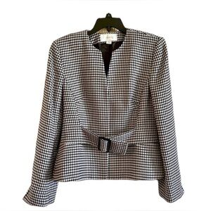 JH COLLECTIBLES, WOMENS JACKET IN BLACK & IVORY WITH BLACK SNAP FRONT. SIZE 10